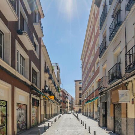 2 Bedroom Flat In La Latina-Carn Madrid Exterior foto