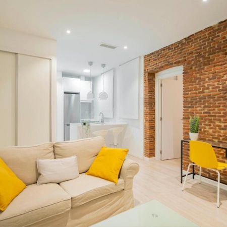2 Bedroom Flat In La Latina-Carn Madrid Exterior foto