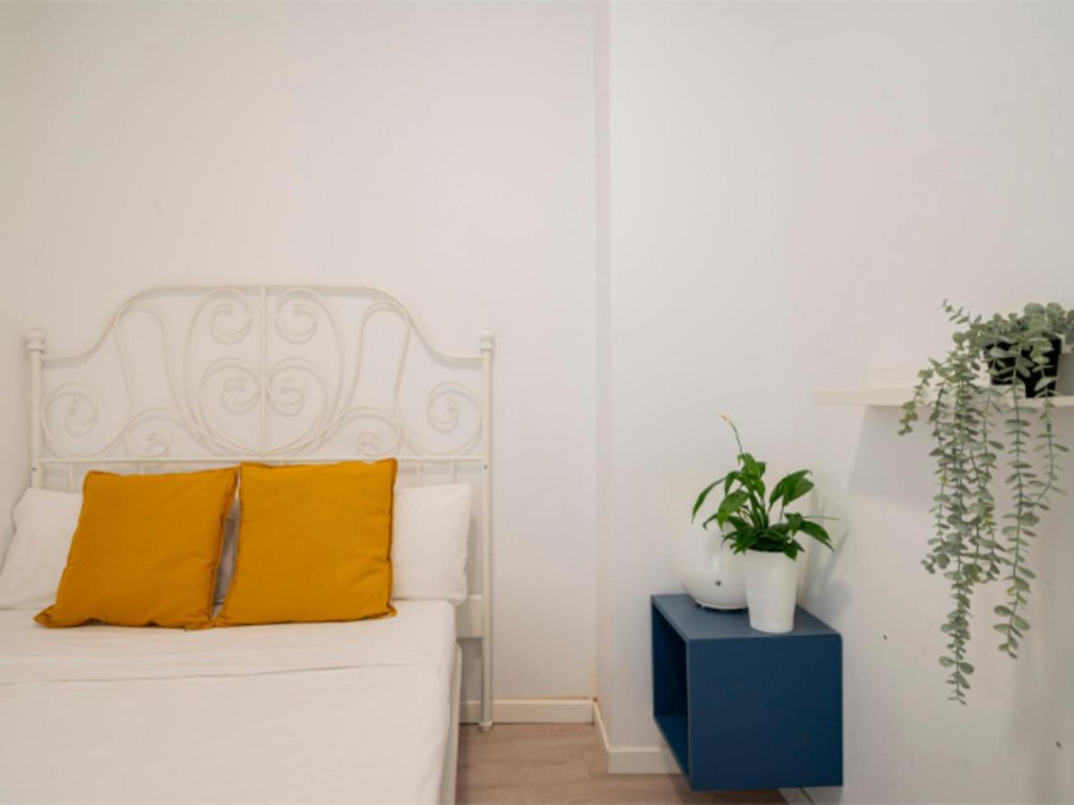 2 Bedroom Flat In La Latina-Carn Madrid Exterior foto