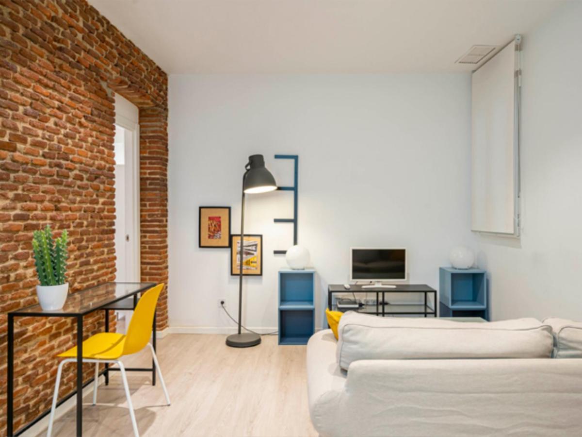 2 Bedroom Flat In La Latina-Carn Madrid Exterior foto