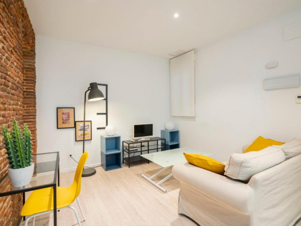 2 Bedroom Flat In La Latina-Carn Madrid Exterior foto