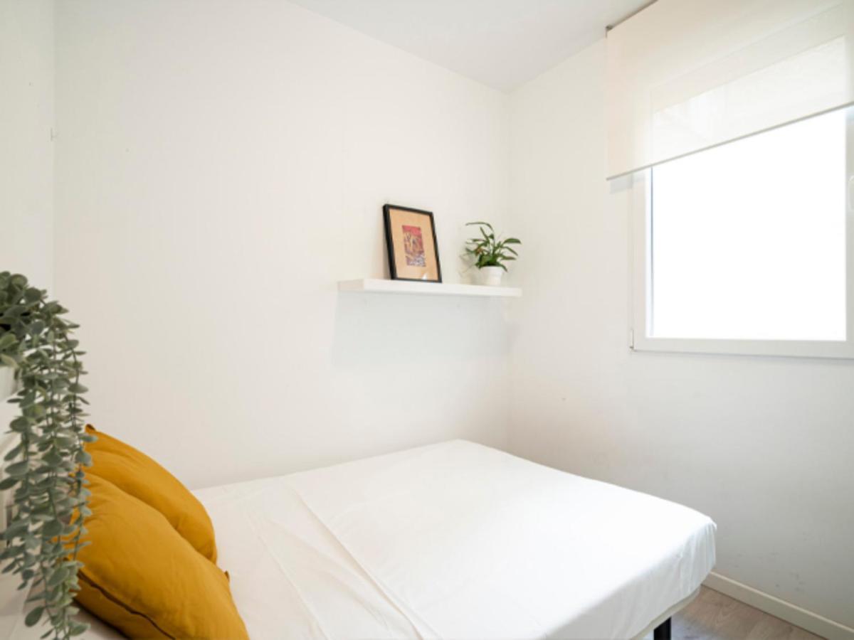 2 Bedroom Flat In La Latina-Carn Madrid Exterior foto