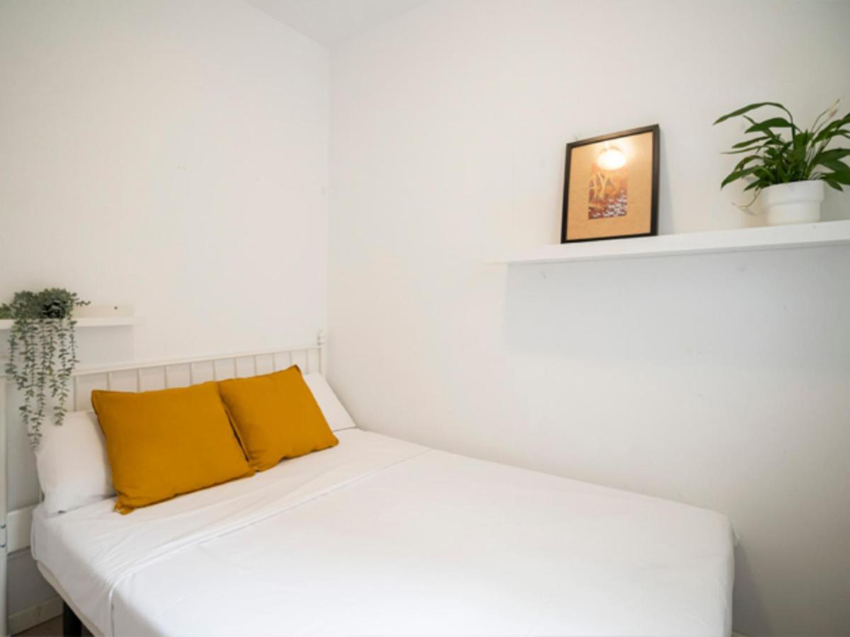 2 Bedroom Flat In La Latina-Carn Madrid Exterior foto